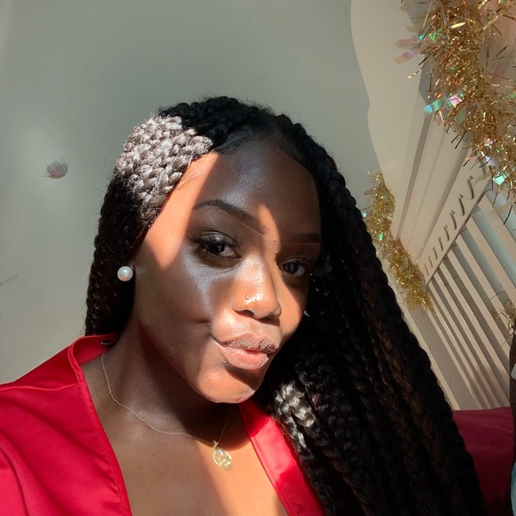 Meet your Posher, Nia - Picture 1 of 1